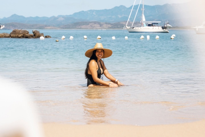 1. Viajera en Ixtapa Zihuatanejo. Foto - Visita Ixtapa Zihuatanejo (Facebook)