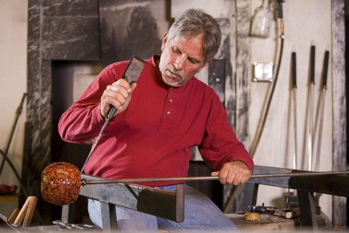 2. Artesano en Craftsman’s Valley. Foto - Dollywood (Tripadvisor)