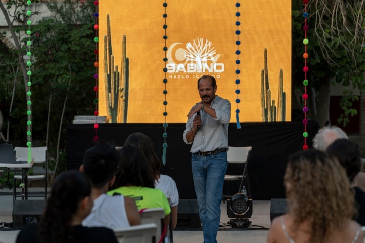 2. Conferencia durante Todos Santos Wellness Fest. Foto - @todosantoswellnessfest (Instagram)