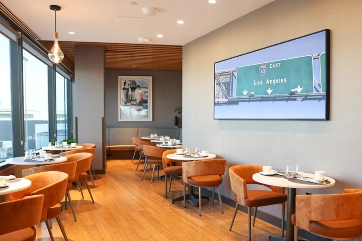 2. Cuadro en el segundo Delta One Lounge de LAX. Foto - Archivo Delta Air Lines