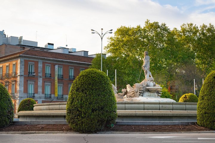 2. Fuente de Neptuno. Foto - Madrid (Expedia)
