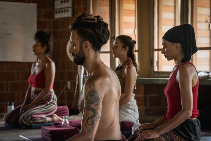 2. Meditación en Hridaya Yoga. Foto - @hridaya.yoga (Instagram)