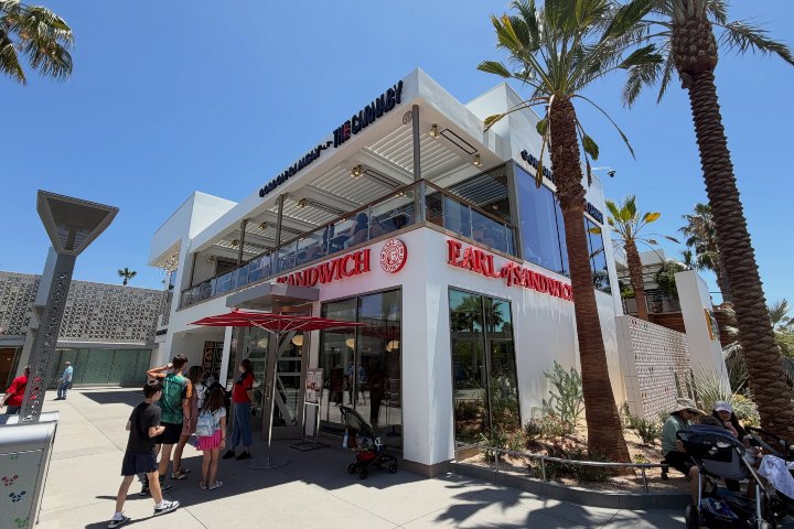 2. Nuevo local de Earl of Sandwich en Downtown Disney District. Foto - @micechat (Instagram)