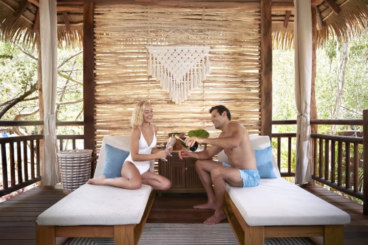 2. Pareja en cabaña de Jungala Aqua Experience . Foto - Jungala Aqua Experience (Facebook)