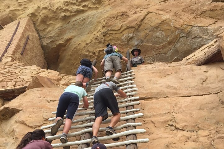 3. Ascenso al Balcony House. Foto - Mesa Verde National Park (Facebook)