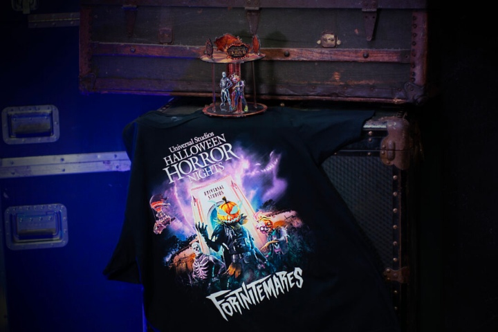 3. Mercancía de FORTNITEMARES para el Halloween Horror Nights 2026. Foto - @thrillstastetravels (Instagram)