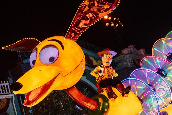 3. Paint the Night. Foto - @drewthedisneydude (Instagram)