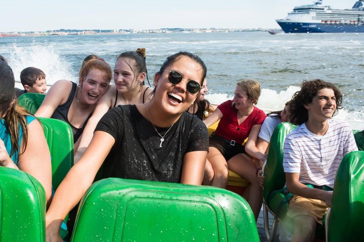 3. Pasajeras mojadas en The Best. Foto - The BEAST Speedboat Ride (Facebook)