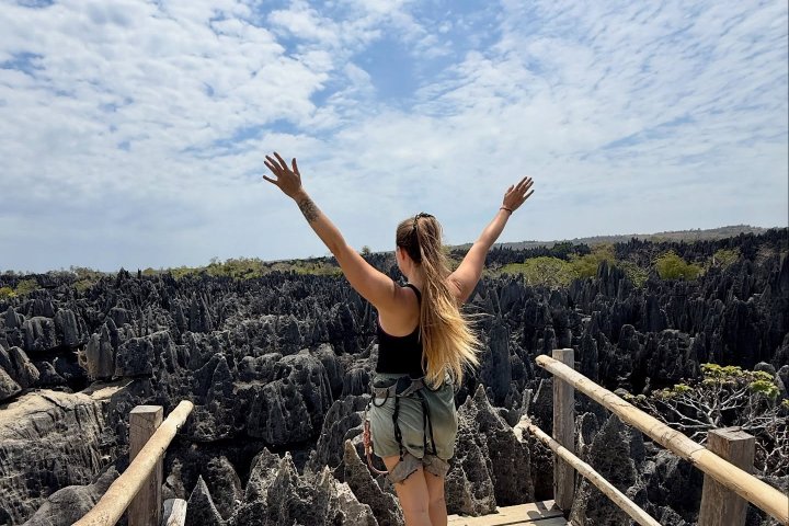 3. Viajera en Tsingy de Bemaraha. Foto - @aurelielili__ (Instagram)