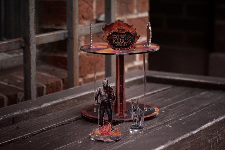 4. Figura de Evil Dead Burn en el Infernal Carnival. Foto - @ThemeParkShark (X)