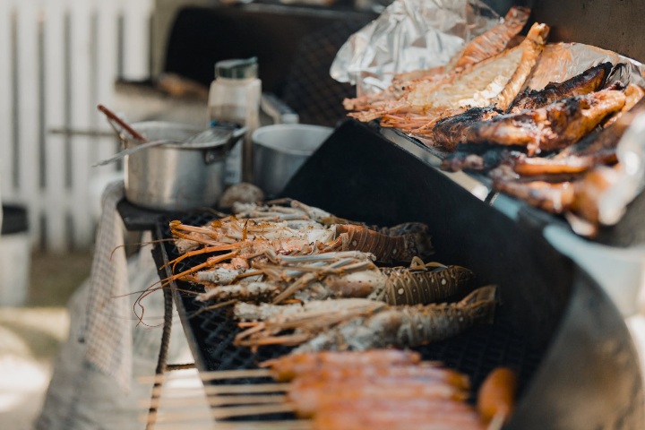 4. Langostas asadas. Foto - Caye Caulker Lobster Fest (Facebook)