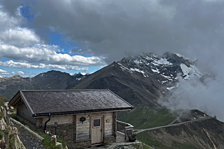 4. Paisaje con refugios de montaña en Hohe Tauern National Park. Foto - Maffer Aldana