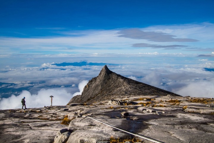 4. Viajero en el Parque Nacional de Kinabalu. Foto - Malasia (Expedia)