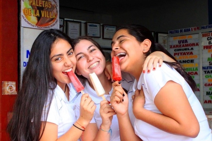 5. Estudiantes en Paletas de La Villa. Foto - @paletasdelavilla (Instagram)