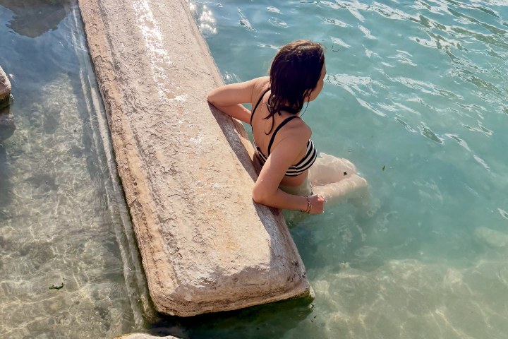 5. Viajera en la Piscina de Cleopatra. Foto - @hayallere1tick (Instagram)