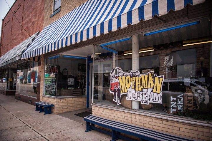 7. Exterior del Mothman Museum. Foto - Frogman Festival (Facebook)