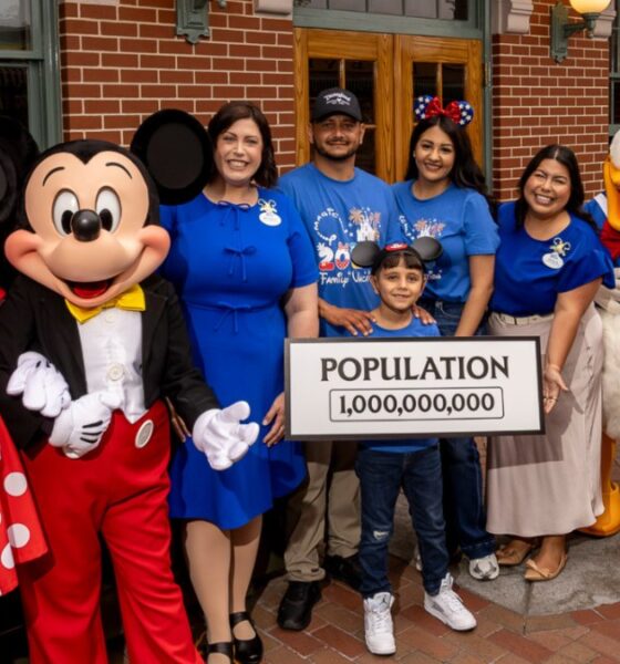 DISNEYLAND RESORT RECIBE A SU VISITANTE MIL MILLONES. Foto - Laughing Place