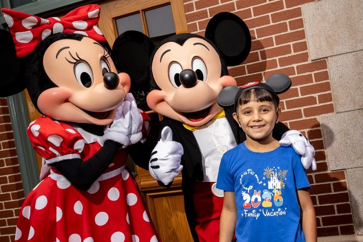 EXTRA. Andrés Robles. Foto - Archivo Disneyland