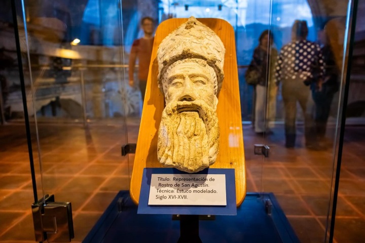 EXTRA. Representación del rostro de San Agustín en el Museo San Agustín. Foto - @muniantiguagt (Instagram)