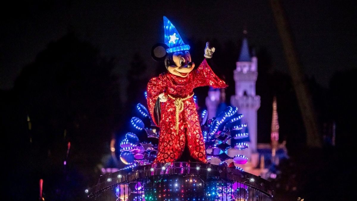 NOCHES MÁGICAS EN DISNEYLAND. Foto - @drewthedisneydude (Instagram)