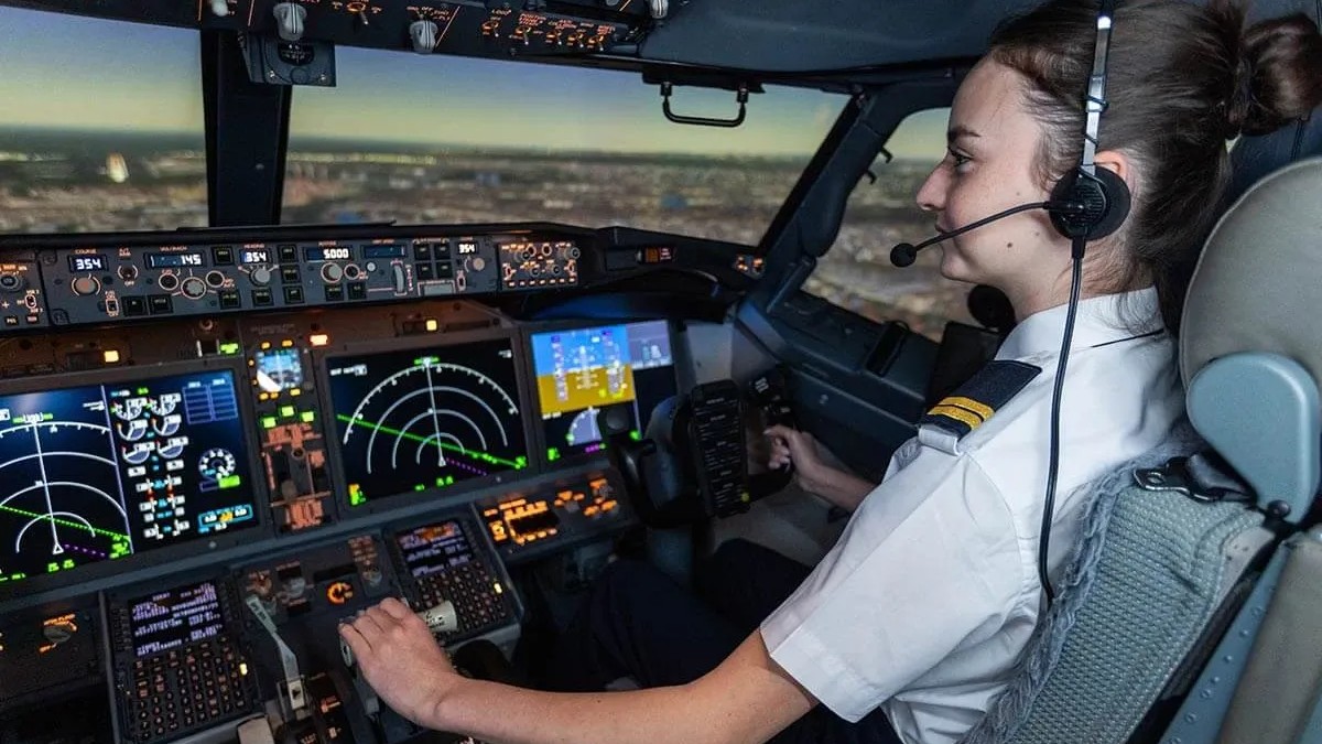 La aerolínea firmó un acuerdo con HAVELSAN para adquirir 12 simuladores de vuelo con tecnología desarrollada en Turquía, como parte de su estrategia para operar una flota de más de 800 aeronaves hacia 2033.