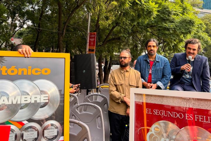 1. Anuncio de Turibus x Enjambre. Foto - @turibusmx (Instagram)