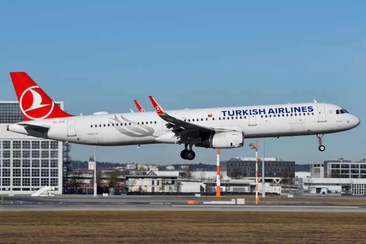 1. Avión de Turkish Airlines. Foto - David Syphers (Unsplash)
