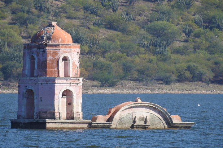 2. La Parroquia de San Pedro Apóstol. Foto - u_Deconter (Reddit)