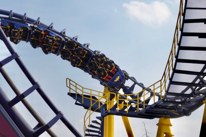 2. Montaña rusa Batgirl en Six Flags México. Foto - Six Flags México (Facebook)