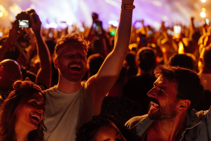 3. Amigos en concierto. Foto - Fiesta Rewards