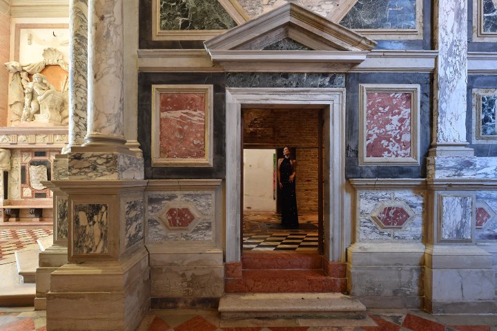 3. Iglesia románica. Foto - San Clemente Palace Venice