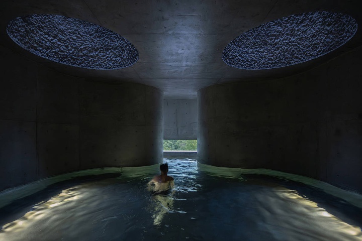 3. Piscina en Eye Stone Spring. Foto - Vector Architects