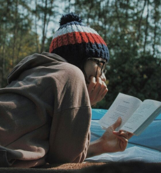 5 LIBROS EN TENDENCIA PAR VIAJEROS. Foto - Lê Tân (Unsplash)