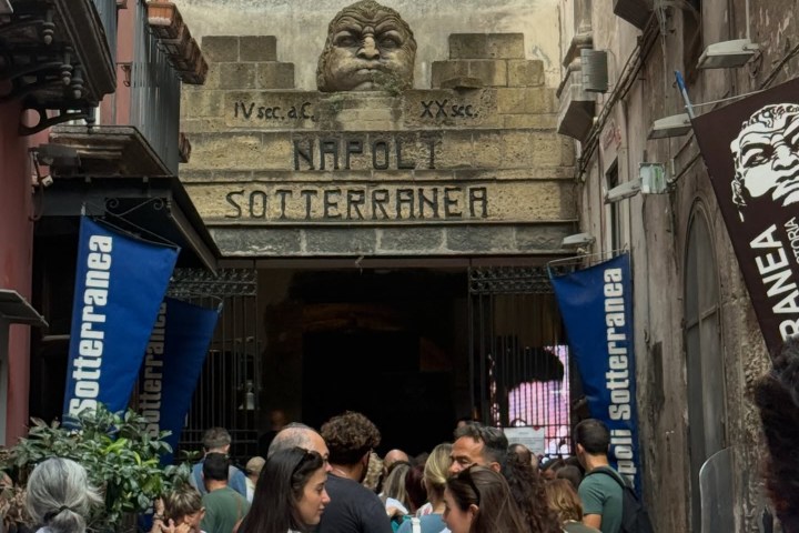 5. Entrada principal a Napoli Sotterranea. Foto - Gustavo Viglio (Facebook)