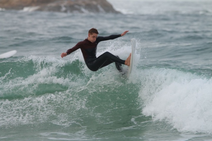 5. Surf en la Playa de la Lanzada- Foto - @mifobanza (Instagram)