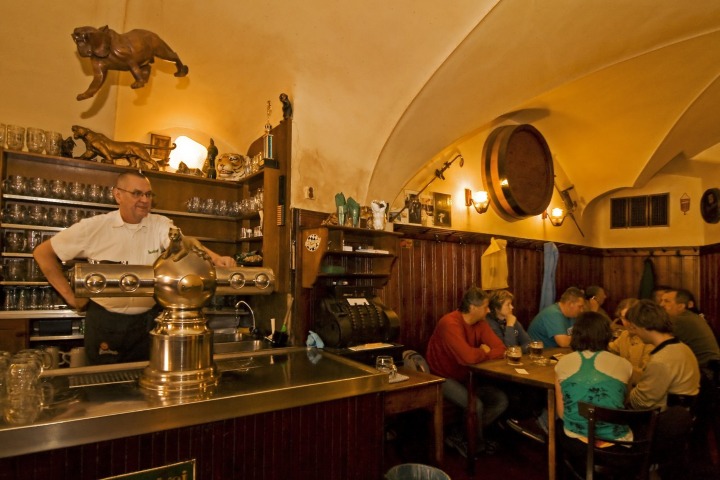 5. U Zlatého tygra. Foto - Avantgarde Prague
