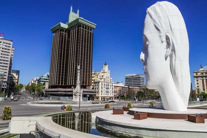 6. Plaza de Colón. Foto - Arquitectura y Diseño