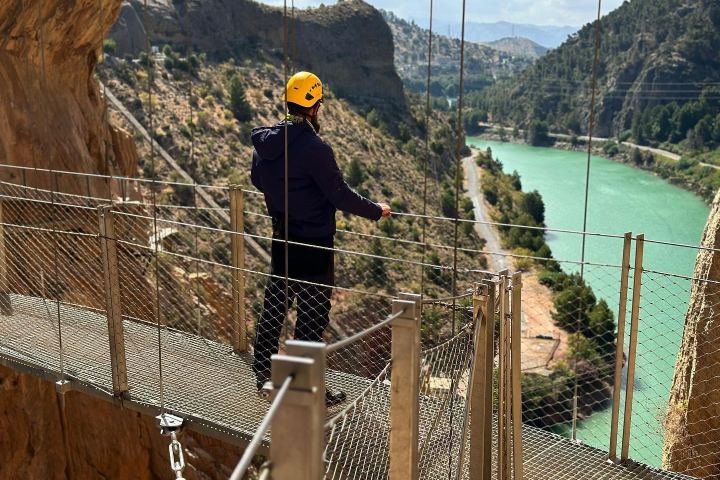 6. Puente con vistas al río Guadalhorce. Foto - Caminito del Rey (Facebook)