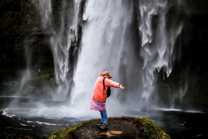 6. Viajera en cascada. Foto - Daria Gordova