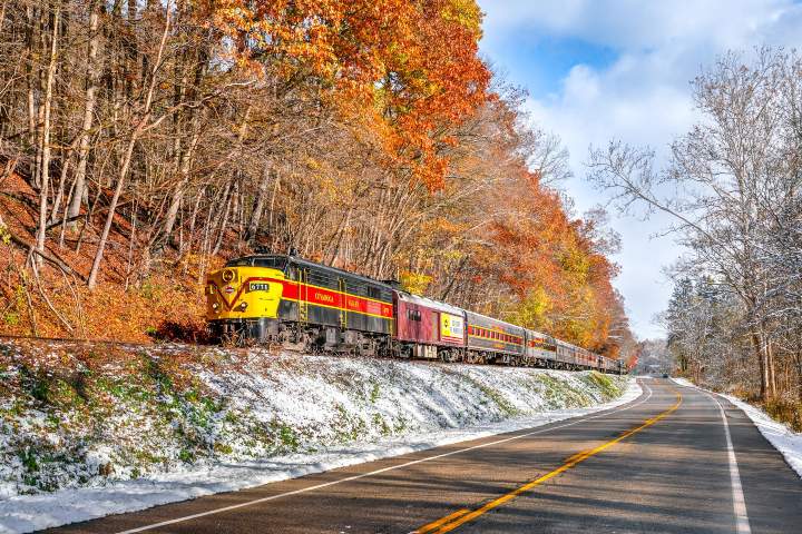 8. Cuyahoga Valley Scenic Railroad durante el otoño. Foto - u_Igorius (Reddit)