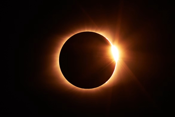 EXTRA. Eclipse total de sol. Foto - Jongsun Lee (Unsplash)