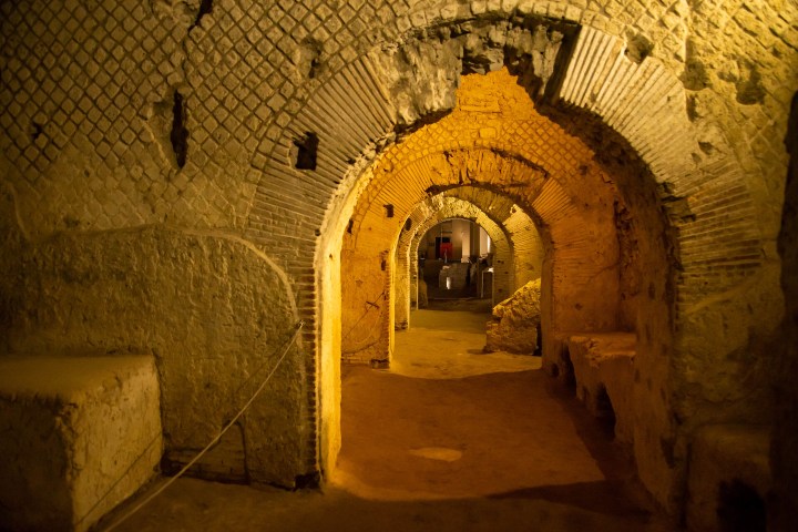 EXTRA. Pasaje. Foto - Napoli Sotterranea