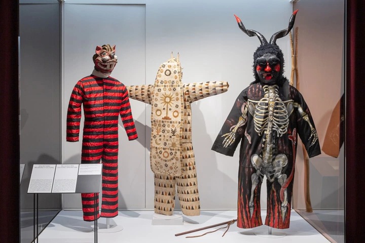 EXTRA. Trajes de fiestas tradicionales españolas. Foto - @museodeltraje (Instagram)