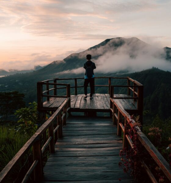 INVESTIGACIÓN MEDIO AMBIENTE BOOKING 2026. Foto - Spenser Sembrat (Unsplash)