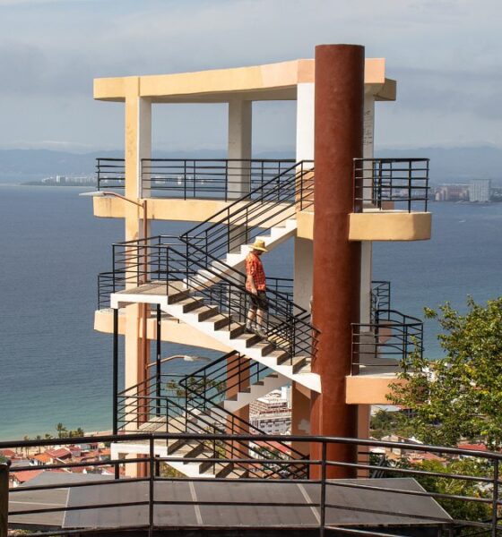 PUERTO VALLARTA CAMINANDO. Foto - fsoucy76 (peakery)