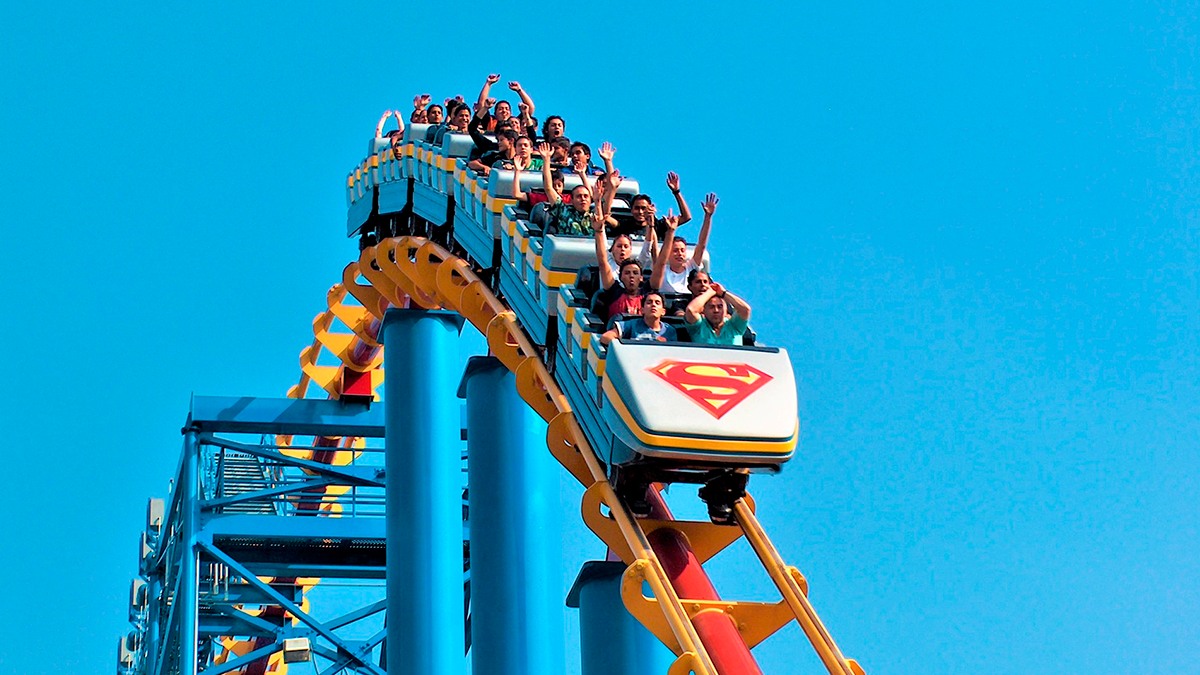 TURIBUS + SIX FLAGS. Foto - Six Flags México (Facebook)