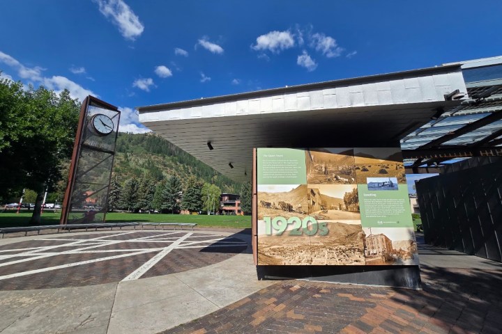 10. Panel de exhibición histórico en Wagner Park. Foto - Julio García