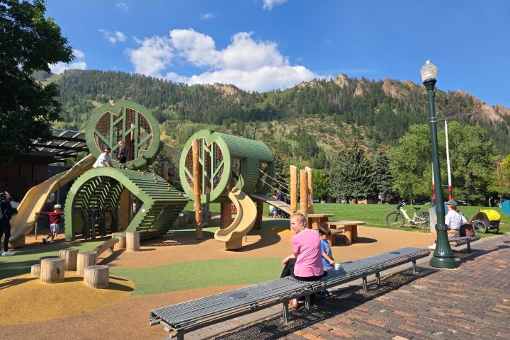 14. Juegos en el Wagner Park. Foto - Julio García