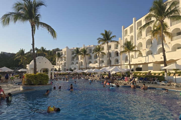 2. Piscina en el Hotel Las Hadas. Foto - Archivo Rehiletes