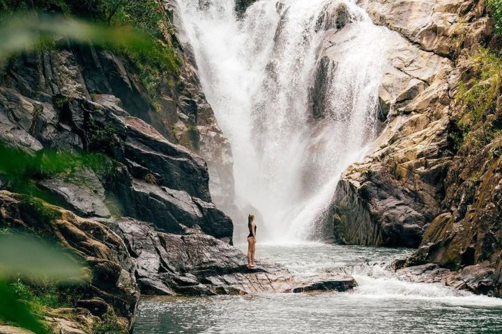 2. Viajera en las Cataratas de Big Rock. Foto - Travel Belize (Facebook)